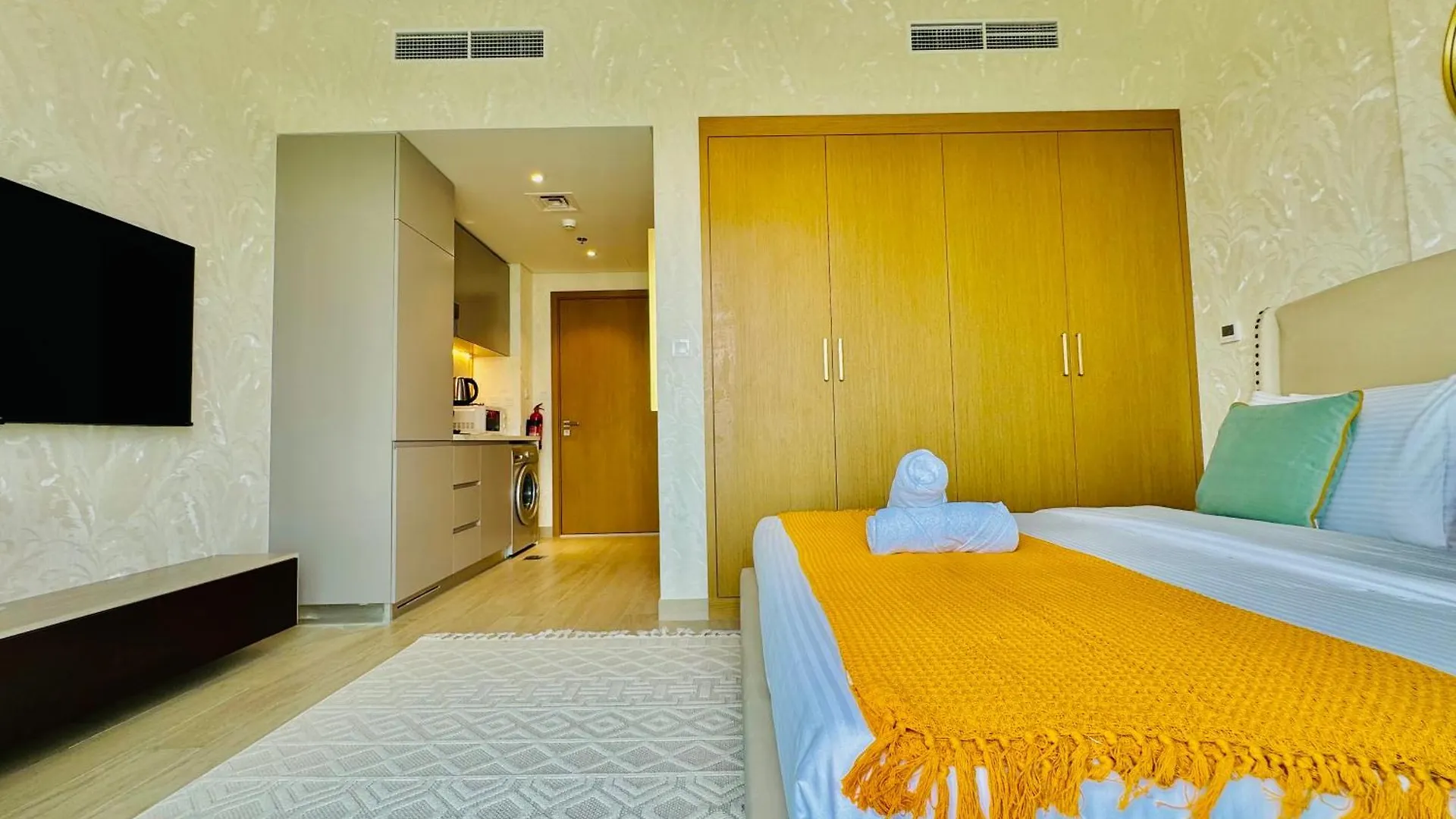 Apartment Venduras - Skyline View Farhad Azizi Residence Al Jaddaf Dubai