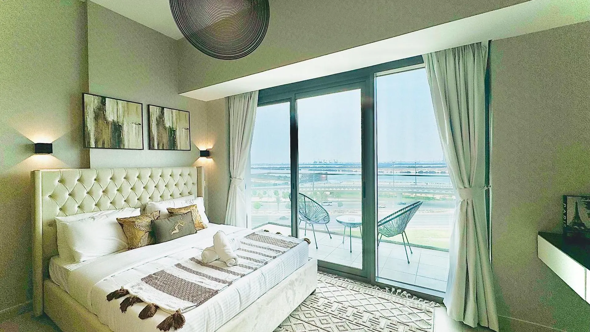 Apartment Venduras - Skyline View Farhad Azizi Residence Al Jaddaf Dubai